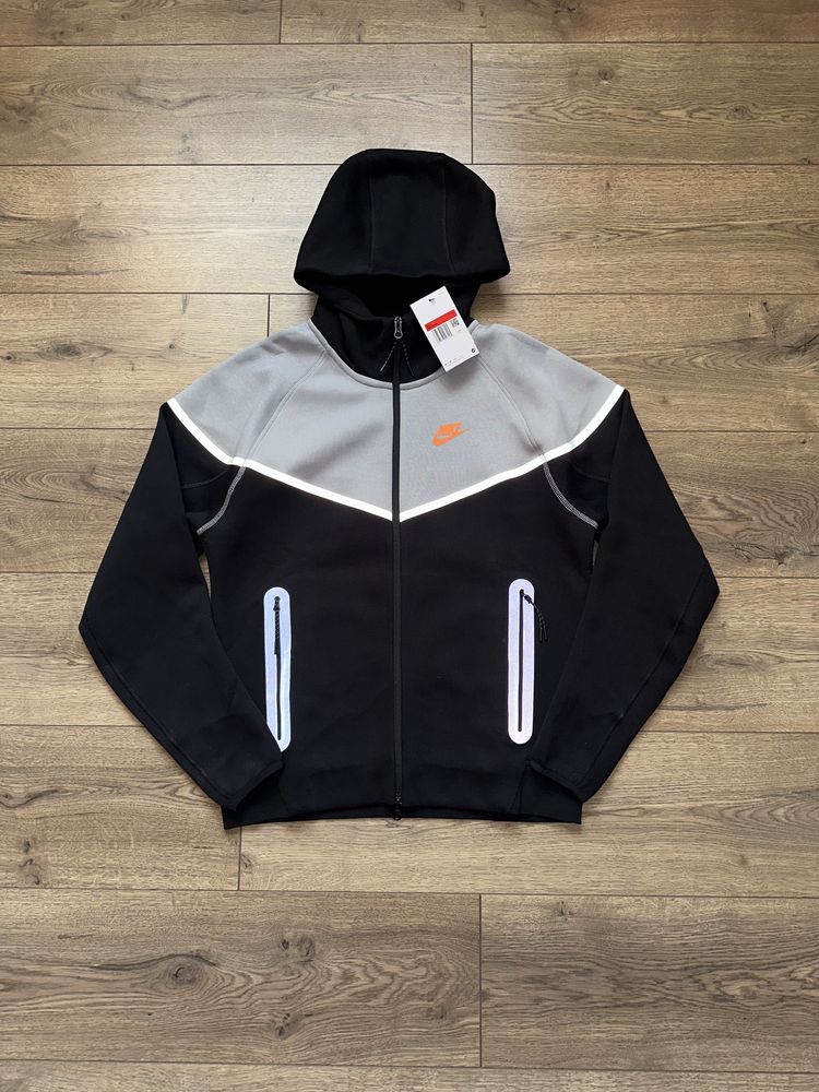 Nike Hooded Tracksuit Set (Jacket + Joggers)