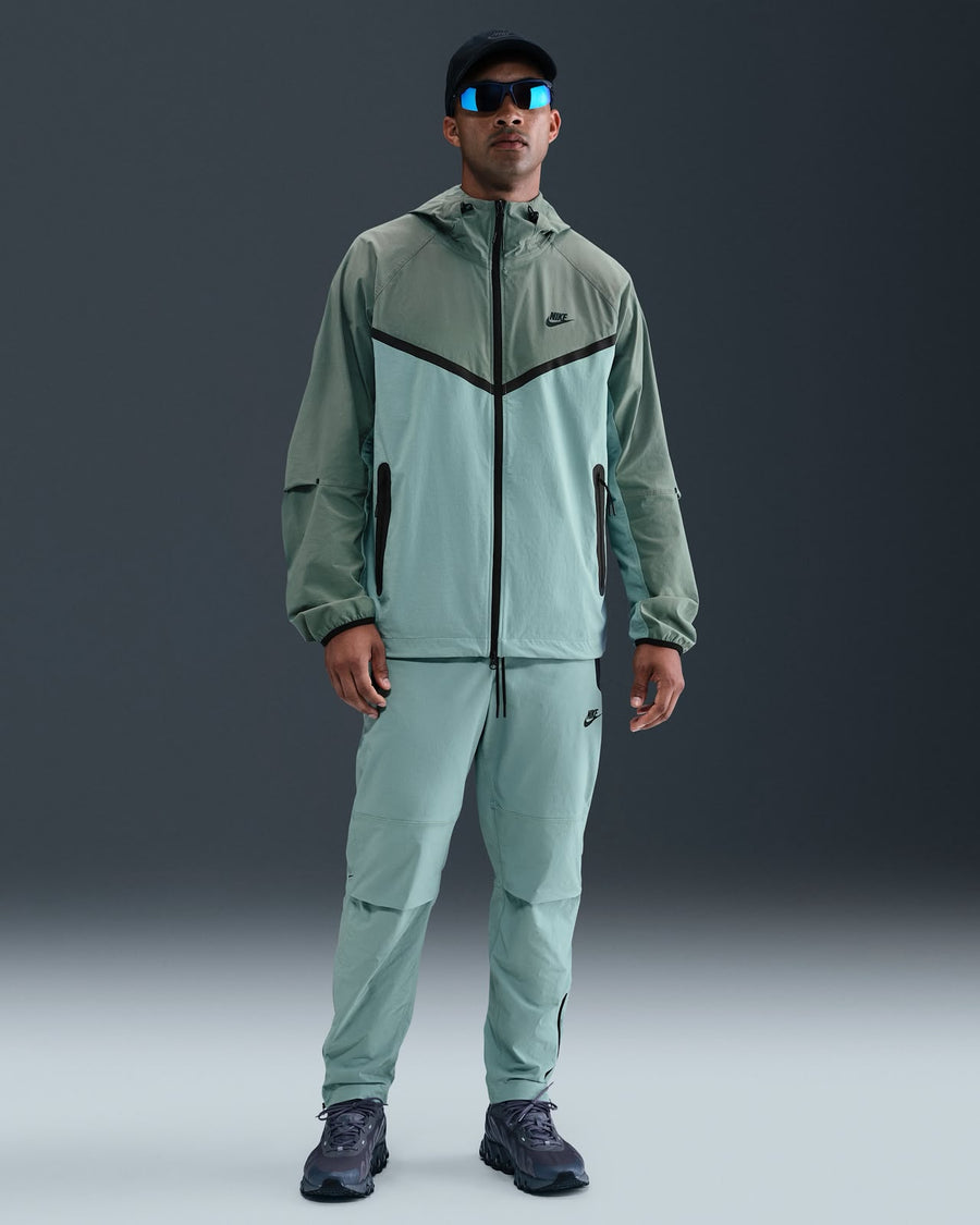 UNISEX NIKE TECH TRACKSUIT